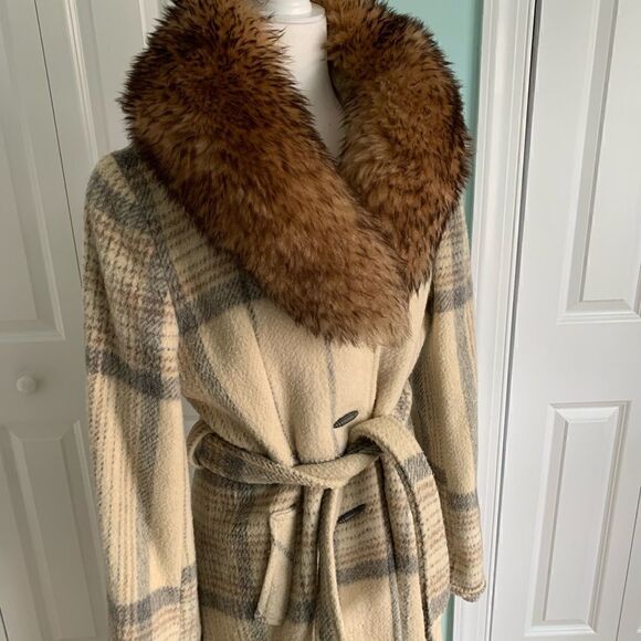 Fake Fur Coat Collar - Picture 3 of 6